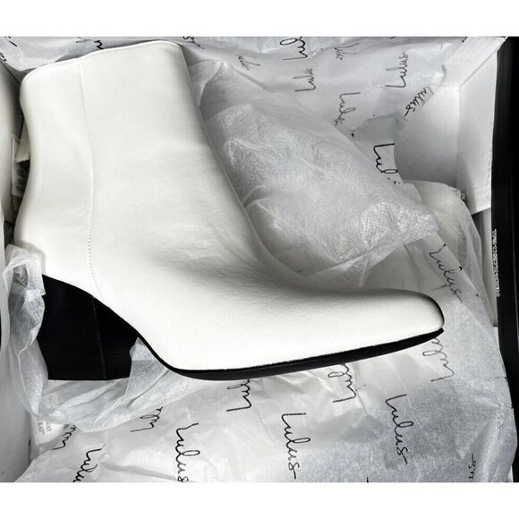 LULUS Brya White Vegan Leather Pointed-Toe Chunky Heel Ankle Bootie 7.5 - Picture 7 of 7